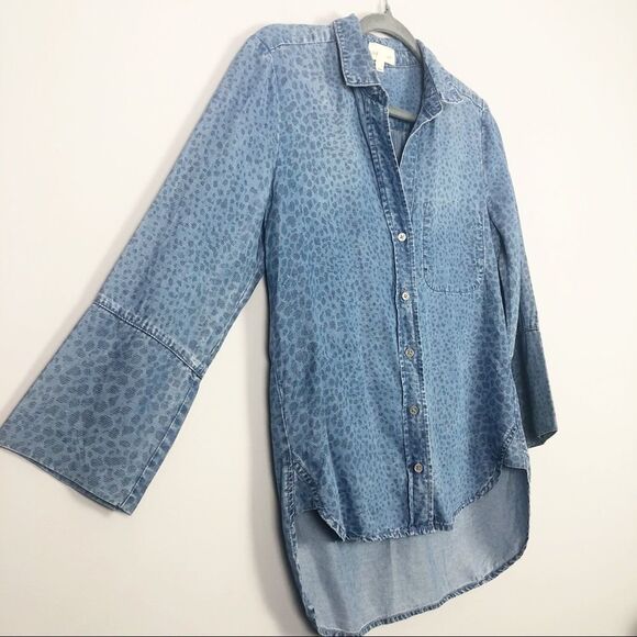 CLOTH & STONE | Animal Print Chambray Button Shirt - Picture 2 of 7